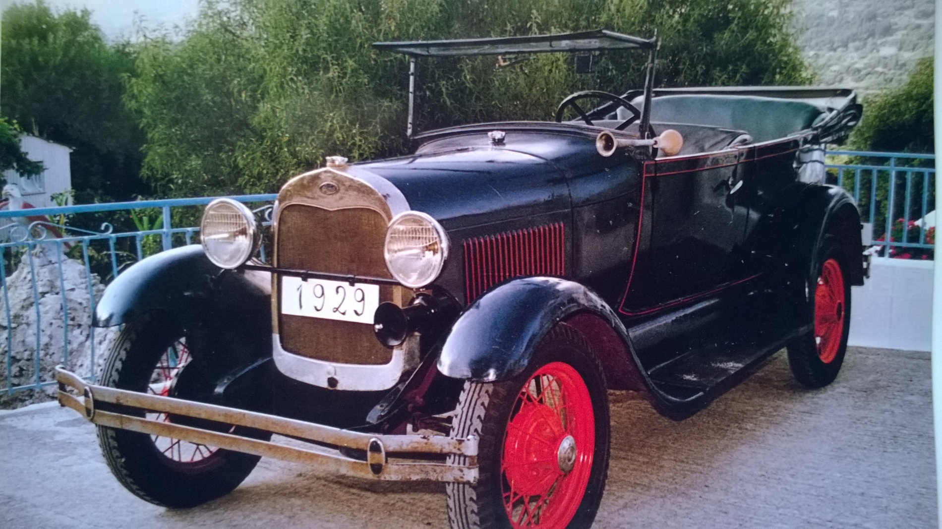 Historic family taxi business in Kefalonia since 1929